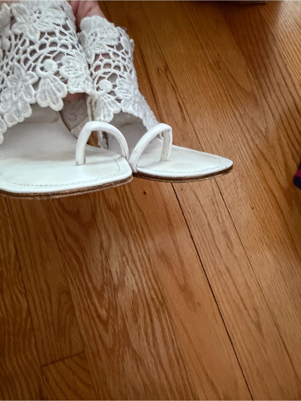 Manolo Blahnik White Lace Eyelet Toe-Loop Slide Sandals - Picture 5 of 6